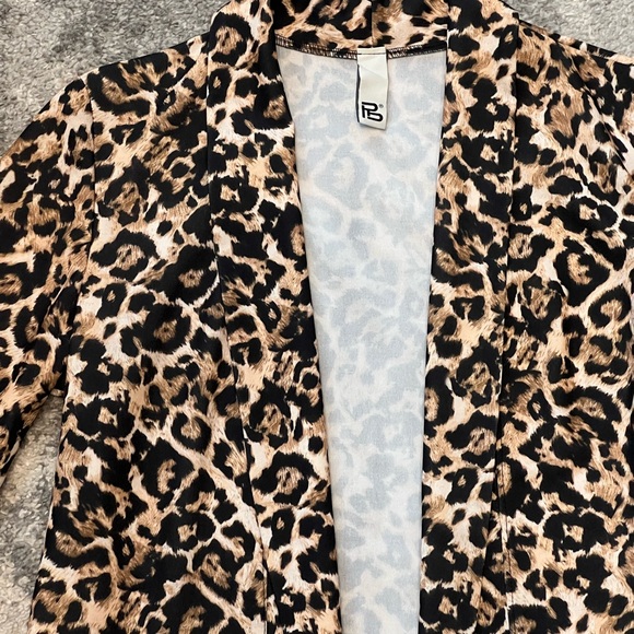 Like New Italian light weight leopard print blazer - Picture 3 of 7